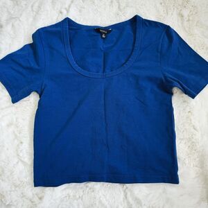 Aritzia Talula Scoop Neck Crop Top Tee XS - Blue